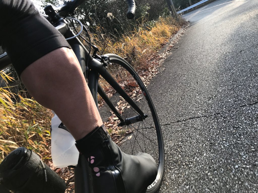 超極寒ライドも楽しめる防寒アイテム、スタイリッシュなシューズカバー【 Bontrager S1 Softshell Shoe Cover】