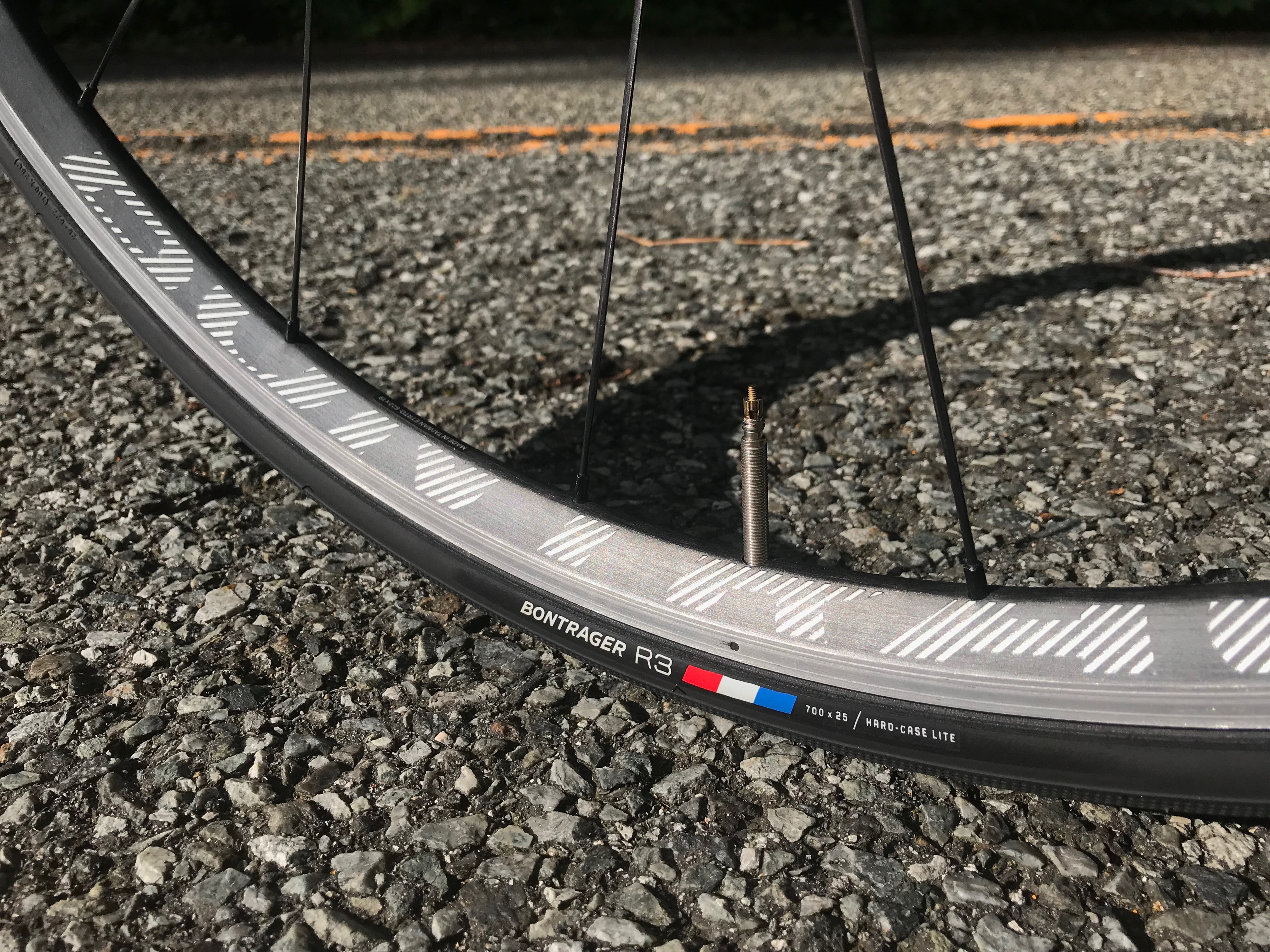 カタログ数値じゃわからない直感インプレッション！フルモデルチェンジしたBONTRAGER(ボントレガー)R3ロードタイヤでガンガン走ってきた…