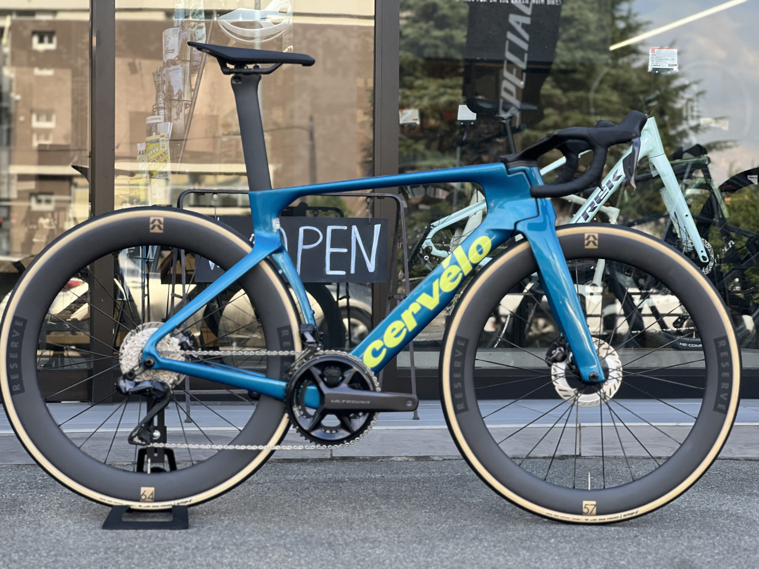 【兵庫・大阪】Cervélo（サーヴェロ）正規取扱開始｜世界最高峰のレーシングバイクブランドがTHE EARTH BIKESに仲間入り