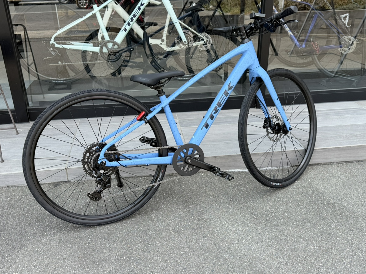 小学5年生・身長145cmでTREK FX 2を納車。成長を見据えたサイズ選びと、安全・快適なカスタムをご提案しました