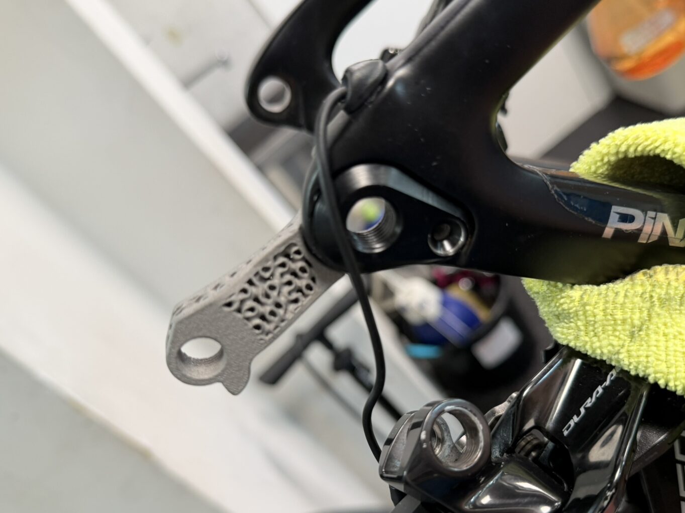 他店購入のPINARELLOにも対応。SILCA TITANIUM DERAILLEUR HANGERを
