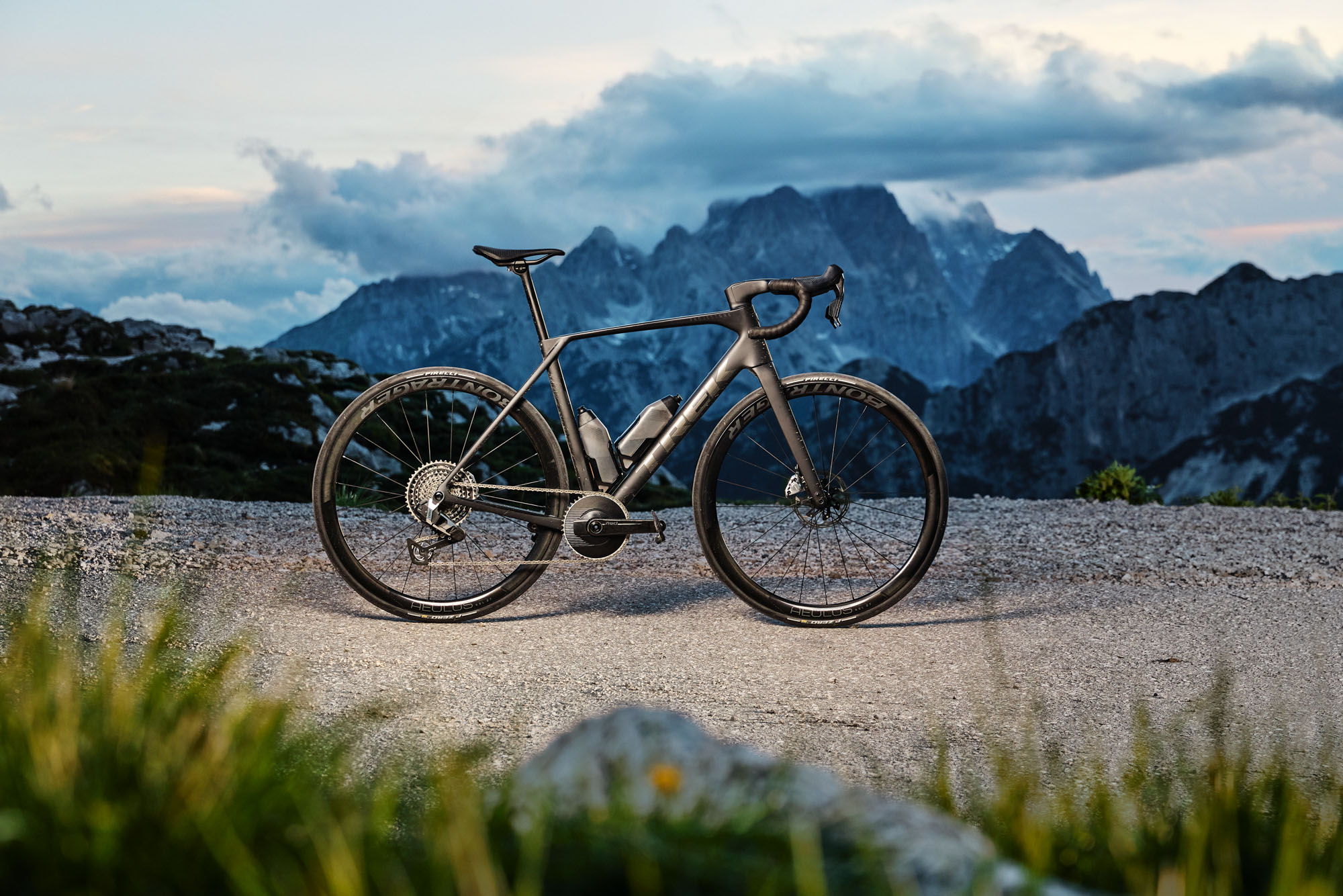 新型TREK Domane Gen 5を試乗できます。「快適なのに、ちゃんと速い」エンデュランスロードの進化