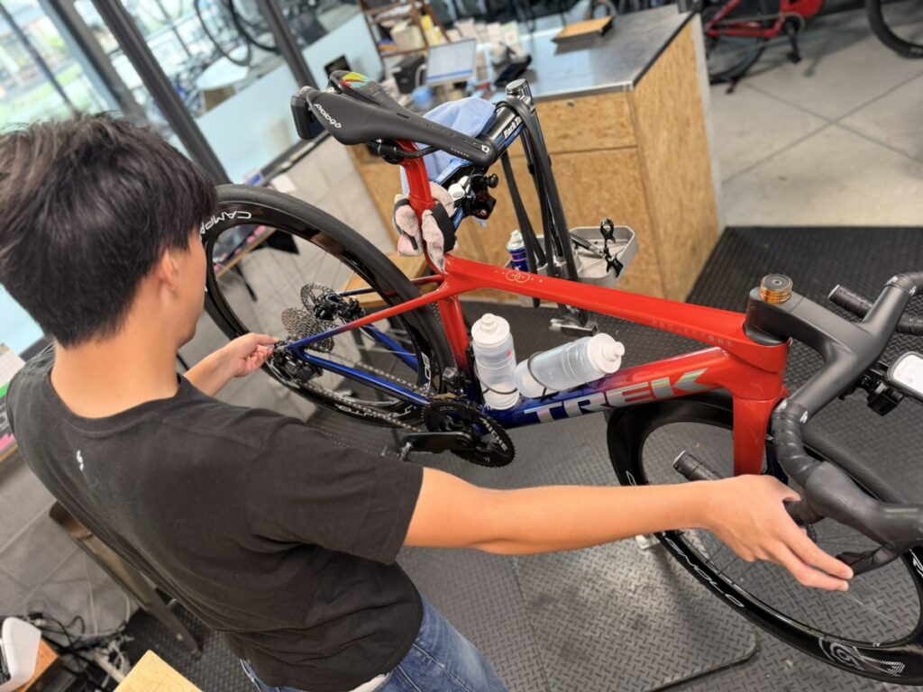 ロードバイクのメンテナンス頻度はどのくらい？洗車・点検・オーバーホールの目安を専門店が解説
