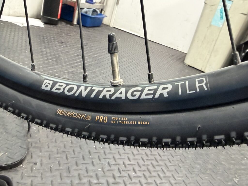 TREK FX 3のタイヤ交換!GIRONA PRO GRで乗り心地も見た目も一新